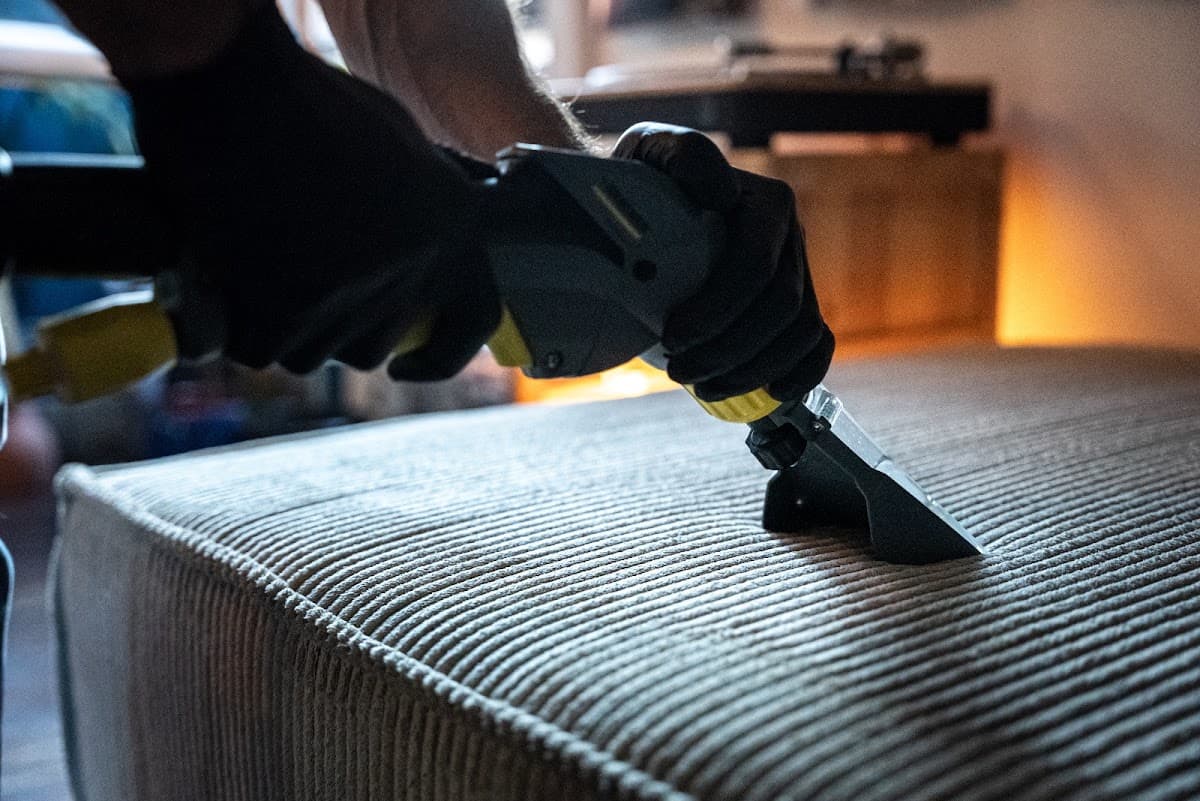HelloPropre Paris - Nettoyage à domicile de canapés, matelas, tapis, moquettes & autres tissus d’ameublement — société de nettoyage extrême à Garges-lès-Gonesse